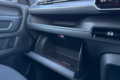 DF75PVK Volkswagen ID. Buzz GTX LWB 7 Seat 340 PS 79 kWh Pro Electric Automatic - Heat Pump Thumbnail #37