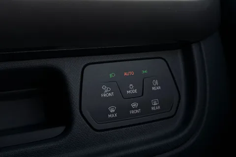 DF75PVK Volkswagen ID. Buzz GTX LWB 7 Seat 340 PS 79 kWh Pro Electric Automatic - Heat Pump Thumbnail #39