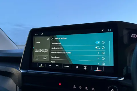 DG25EXT Volkswagen Transporter 2.0 TDI 150 Commerce Plus Van Thumbnail #51