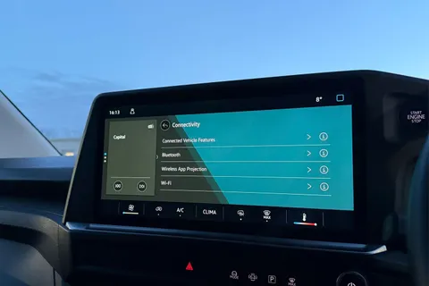 DG25EXT Volkswagen Transporter 2.0 TDI 150 Commerce Plus Van Thumbnail #54