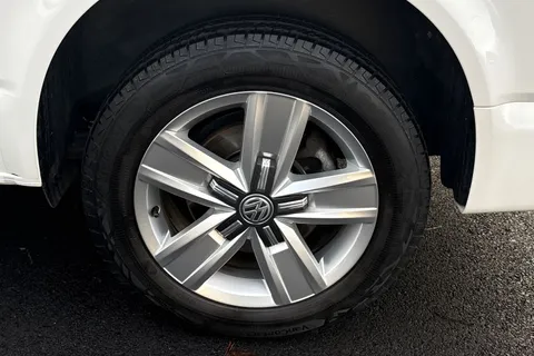MF74OLR Volkswagen Transporter 2.0 TDI 150 Highline Kombi Van DSG Thumbnail #24