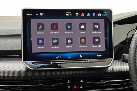 DA25OZM Volkswagen Golf 2.0 TDI 150 R-Line 5dr DSG **WINTER PACK** Thumbnail #12