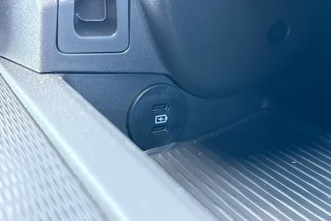 DF25GHZ Volkswagen Transporter 2.0 TDI 110 Commerce Pro Van Thumbnail #34