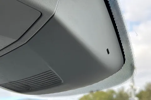 37 of 55 for VOLKSWAGEN CRAFTER 2.0 TDI 140PS Commerce High Roof Van