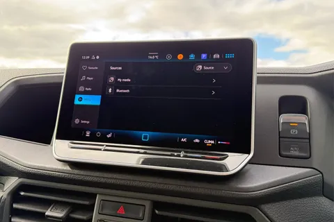 46 of 55 for VOLKSWAGEN CRAFTER 2.0 TDI 140PS Commerce High Roof Van