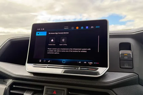 47 of 55 for VOLKSWAGEN CRAFTER 2.0 TDI 140PS Commerce High Roof Van