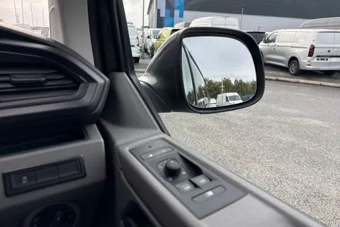 20 of 54 for VOLKSWAGEN TRANSPORTER 2.0 TDI 110 Highline Van