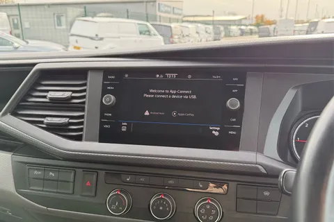 47 of 54 for VOLKSWAGEN TRANSPORTER 2.0 TDI 110 Highline Van