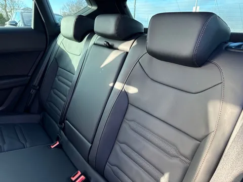 KM25AUO CUPRA Ateca 2.0 TSI VZ3 5dr DSG 4Drive **PANORAMIC SUNROOF** Thumbnail #14