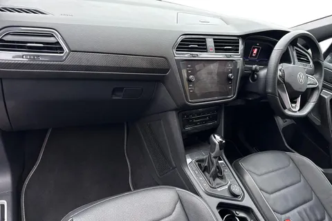 MT24AEE Volkswagen Tiguan Allspace 2.0 TSI R-Line DSG 4Motion Euro 6 (s/s) 5dr Thumbnail #16