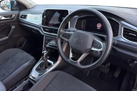 GK74CZF Volkswagen T-Roc 1.5 TSI Style 5dr DSG Thumbnail #15