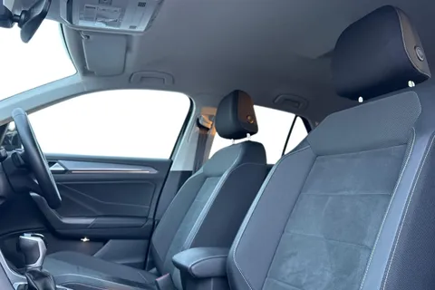 GK74CZF Volkswagen T-Roc 1.5 TSI Style 5dr DSG Thumbnail #17