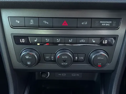 KM25AUO CUPRA Ateca 2.0 TSI VZ3 5dr DSG 4Drive **PANORAMIC SUNROOF** Thumbnail #19