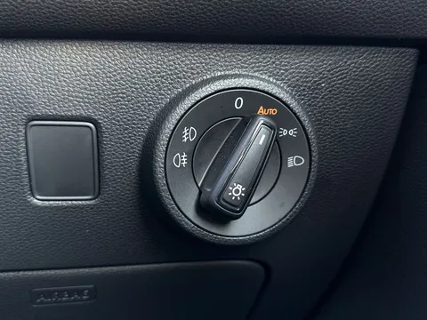 KM25AUO CUPRA Ateca 2.0 TSI VZ3 5dr DSG 4Drive **PANORAMIC SUNROOF** Thumbnail #31