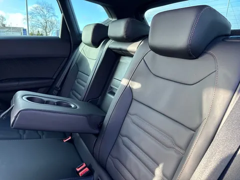 KM25AUO CUPRA Ateca 2.0 TSI VZ3 5dr DSG 4Drive **PANORAMIC SUNROOF** Thumbnail #34