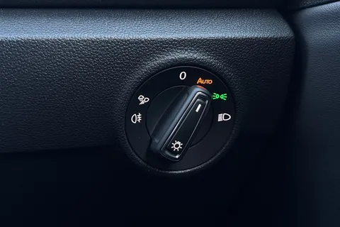 GK74CZF Volkswagen T-Roc 1.5 TSI Style 5dr DSG Thumbnail #32