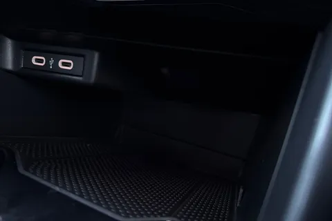 GK74CZF Volkswagen T-Roc 1.5 TSI Style 5dr DSG Thumbnail #34