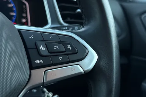 GK74CZF Volkswagen T-Roc 1.5 TSI Style 5dr DSG Thumbnail #36