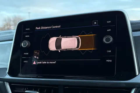 GK74CZF Volkswagen T-Roc 1.5 TSI Style 5dr DSG Thumbnail #38