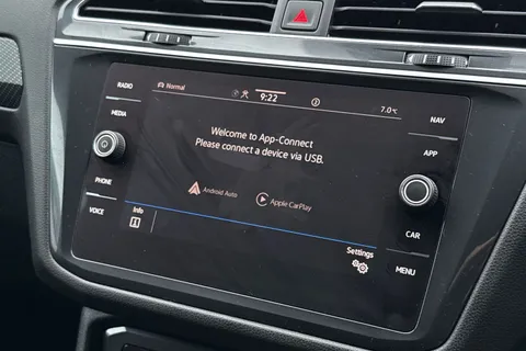 MT24AEE Volkswagen Tiguan Allspace 2.0 TSI R-Line DSG 4Motion Euro 6 (s/s) 5dr Thumbnail #44