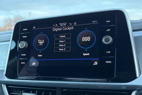 GK74CZF Volkswagen T-Roc 1.5 TSI Style 5dr DSG Thumbnail #42