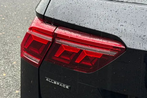 MT24AEE Volkswagen Tiguan Allspace 2.0 TSI R-Line DSG 4Motion Euro 6 (s/s) 5dr Thumbnail #46