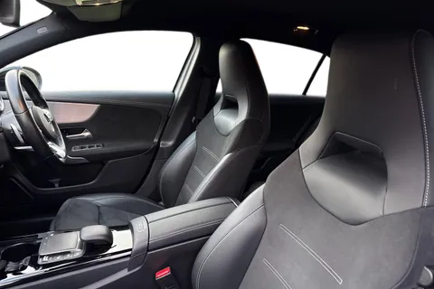 KE22OVK Mercedes-Benz A Class 1.3 A200 AMG Line Edition (Executive) 7G-DCT Euro 6 (s/s) 5dr Thumbnail #16