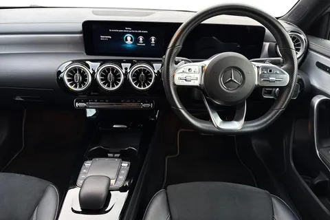 KE22OVK Mercedes-Benz A Class 1.3 A200 AMG Line Edition (Executive) 7G-DCT Euro 6 (s/s) 5dr Thumbnail #18