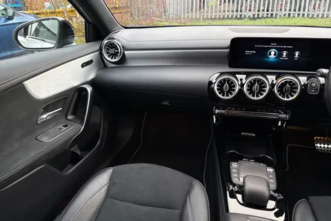 KE22OVK Mercedes-Benz A Class 1.3 A200 AMG Line Edition (Executive) 7G-DCT Euro 6 (s/s) 5dr Thumbnail #20