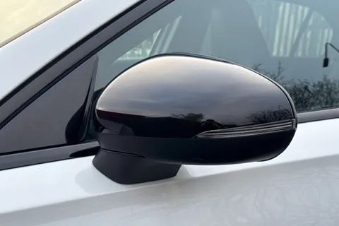 KE22OVK Mercedes-Benz A Class 1.3 A200 AMG Line Edition (Executive) 7G-DCT Euro 6 (s/s) 5dr Thumbnail #31