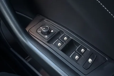 KN25MLY Volkswagen T-Roc 1.5 TSI R-Line 5dr DSG **REAR VIEW CAMERA** Thumbnail #18