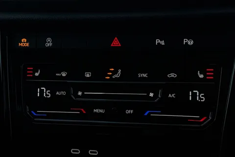 KN25MLY Volkswagen T-Roc 1.5 TSI R-Line 5dr DSG **REAR VIEW CAMERA** Thumbnail #19