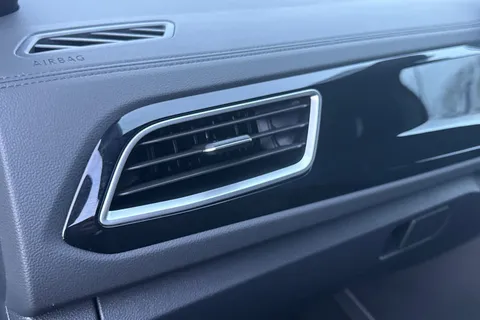 KN25MLY Volkswagen T-Roc 1.5 TSI R-Line 5dr DSG **REAR VIEW CAMERA** Thumbnail #31