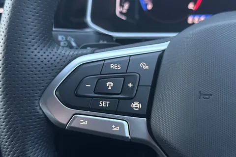 KN25MLY Volkswagen T-Roc 1.5 TSI R-Line 5dr DSG **REAR VIEW CAMERA** Thumbnail #34