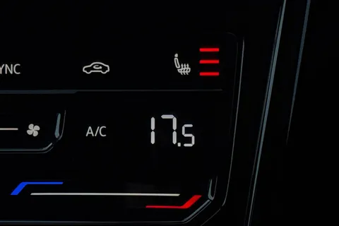 KN25MLY Volkswagen T-Roc 1.5 TSI R-Line 5dr DSG **REAR VIEW CAMERA** Thumbnail #39