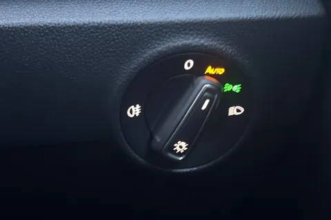 KN25MLY Volkswagen T-Roc 1.5 TSI R-Line 5dr DSG **REAR VIEW CAMERA** Thumbnail #43