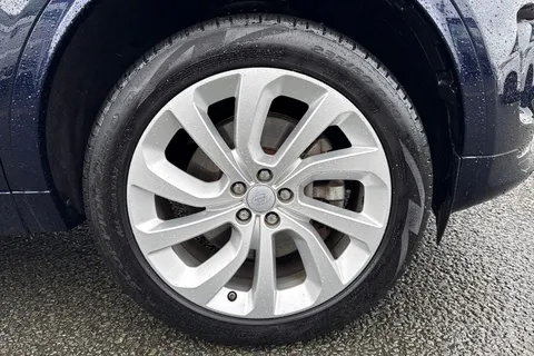 9 of 60 for Land Rover Discovery Sport 2.0 D180 MHEV R-Dynamic HSE Auto 4WD Euro 6 (s/s) 5dr