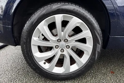 12 of 60 for Land Rover Discovery Sport 2.0 D180 MHEV R-Dynamic HSE Auto 4WD Euro 6 (s/s) 5dr