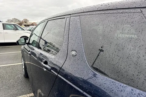 32 of 60 for Land Rover Discovery Sport 2.0 D180 MHEV R-Dynamic HSE Auto 4WD Euro 6 (s/s) 5dr