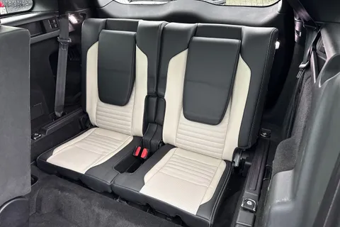 37 of 60 for Land Rover Discovery Sport 2.0 D180 MHEV R-Dynamic HSE Auto 4WD Euro 6 (s/s) 5dr