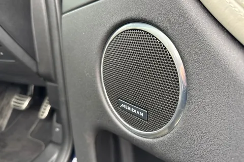 39 of 60 for Land Rover Discovery Sport 2.0 D180 MHEV R-Dynamic HSE Auto 4WD Euro 6 (s/s) 5dr