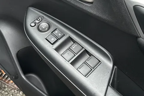 22 of 48 for HONDA JAZZ 1.3 SE 5dr CVT