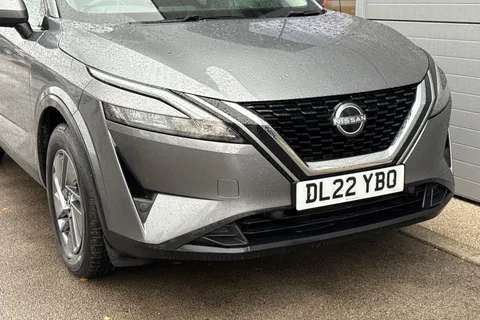 DL22YBO Nissan Qashqai 1.3 DiG-T MH Acenta Premium 5dr Thumbnail #10