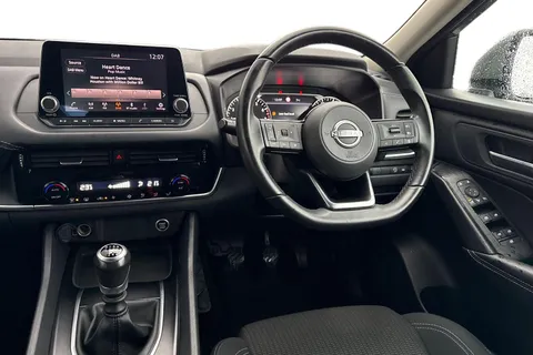 DL22YBO Nissan Qashqai 1.3 DiG-T MH Acenta Premium 5dr Thumbnail #19