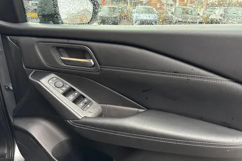 DL22YBO Nissan Qashqai 1.3 DiG-T MH Acenta Premium 5dr Thumbnail #22