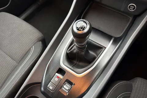 DL22YBO Nissan Qashqai 1.3 DiG-T MH Acenta Premium 5dr Thumbnail #24