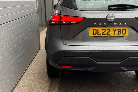DL22YBO Nissan Qashqai 1.3 DiG-T MH Acenta Premium 5dr Thumbnail #26
