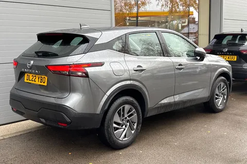 DL22YBO Nissan Qashqai 1.3 DiG-T MH Acenta Premium 5dr Thumbnail #28