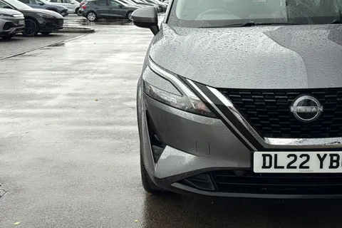 DL22YBO Nissan Qashqai 1.3 DiG-T MH Acenta Premium 5dr Thumbnail #32