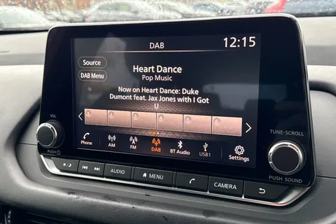 DL22YBO Nissan Qashqai 1.3 DiG-T MH Acenta Premium 5dr Thumbnail #42